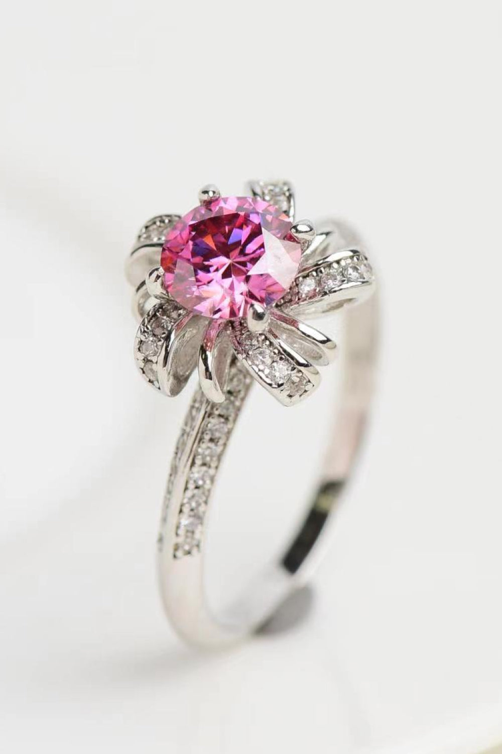 Twilight Symphony 1 Carat Moissanite Flower-Shaped Ring