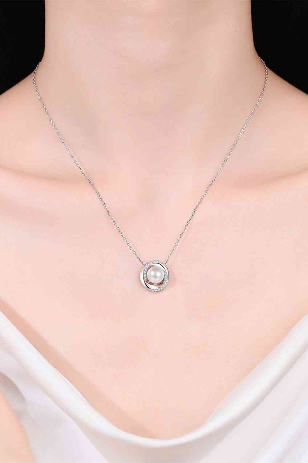 Dazzling Dreamscape Moissanite Pearl Necklace